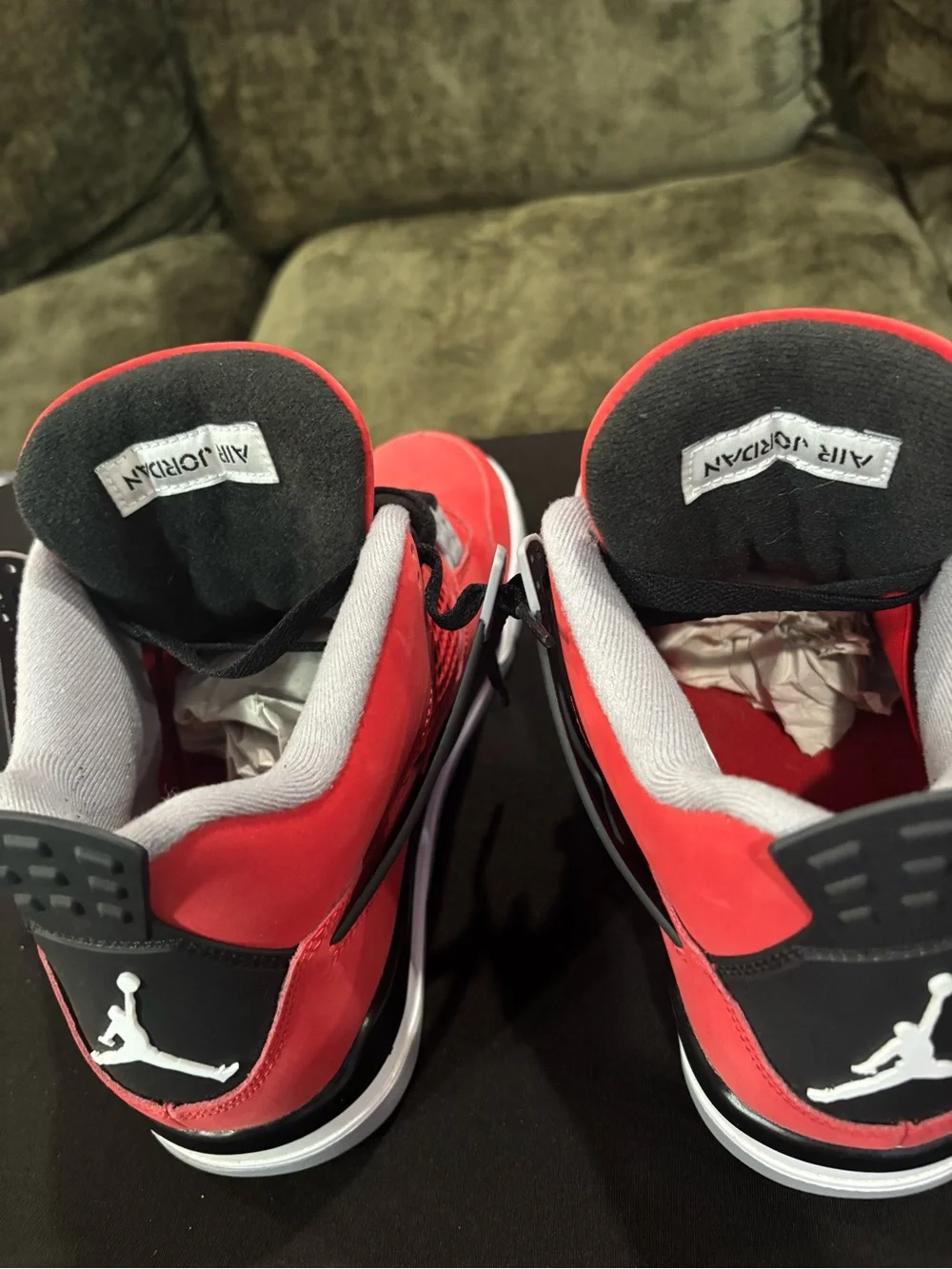 Jordan Air Jordan 4 Retro Toro Bravo Red Black White  FQ8138-600. Sz 9